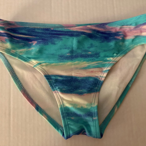 Kids Tankini and swim shorts - Picture 6 of 11